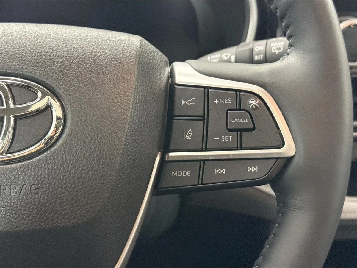 2023 Toyota Highlander Limited thumbnail 20