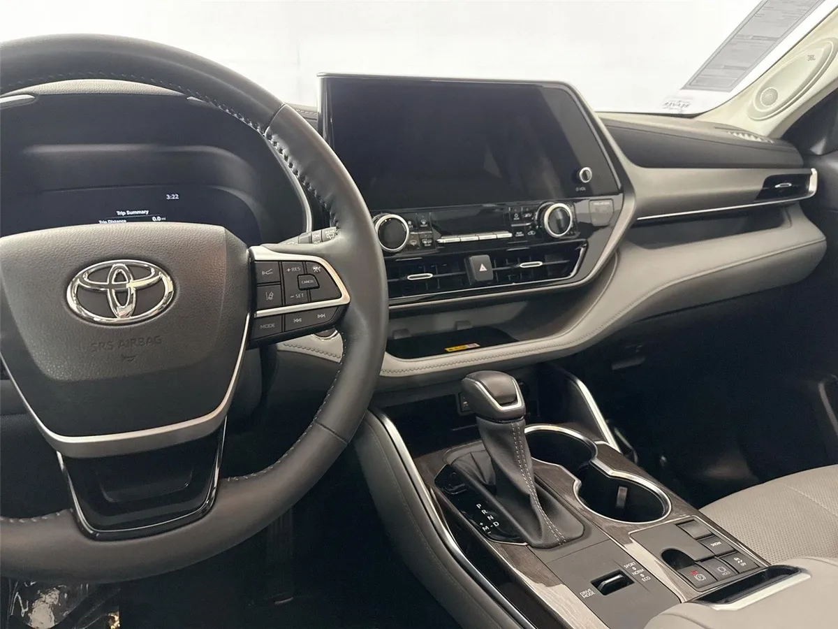 2023 Toyota Highlander Limited thumbnail 34