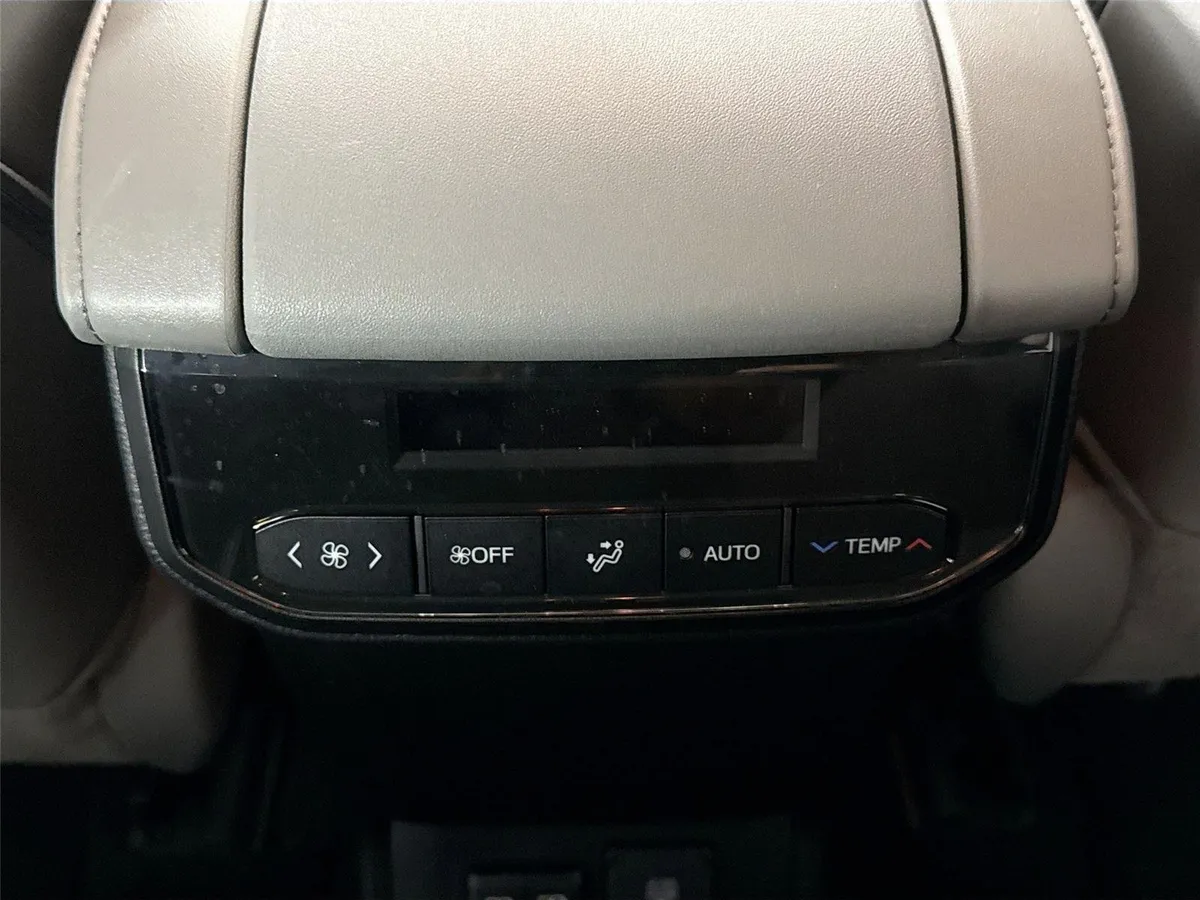 2023 Toyota Highlander Limited thumbnail 37