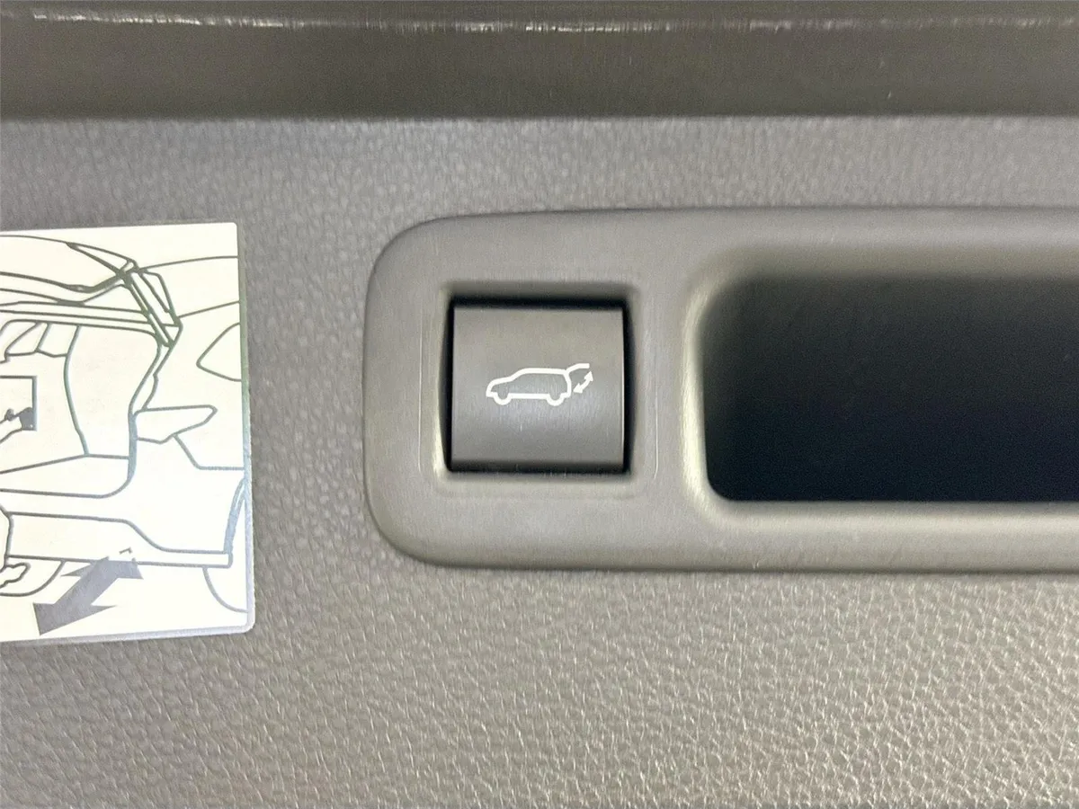 2023 Toyota Highlander Limited thumbnail 40