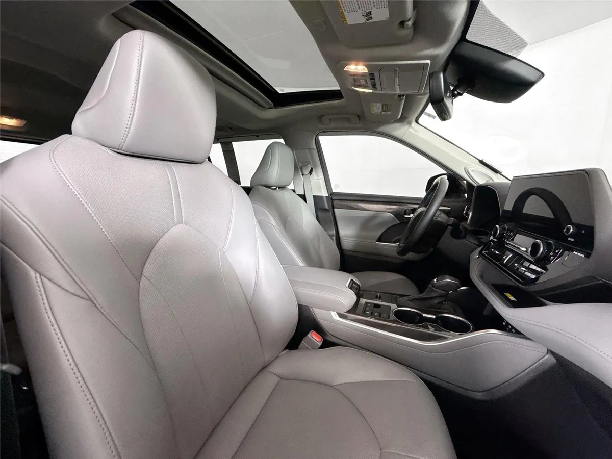 2023 Toyota Highlander Limited thumbnail 43