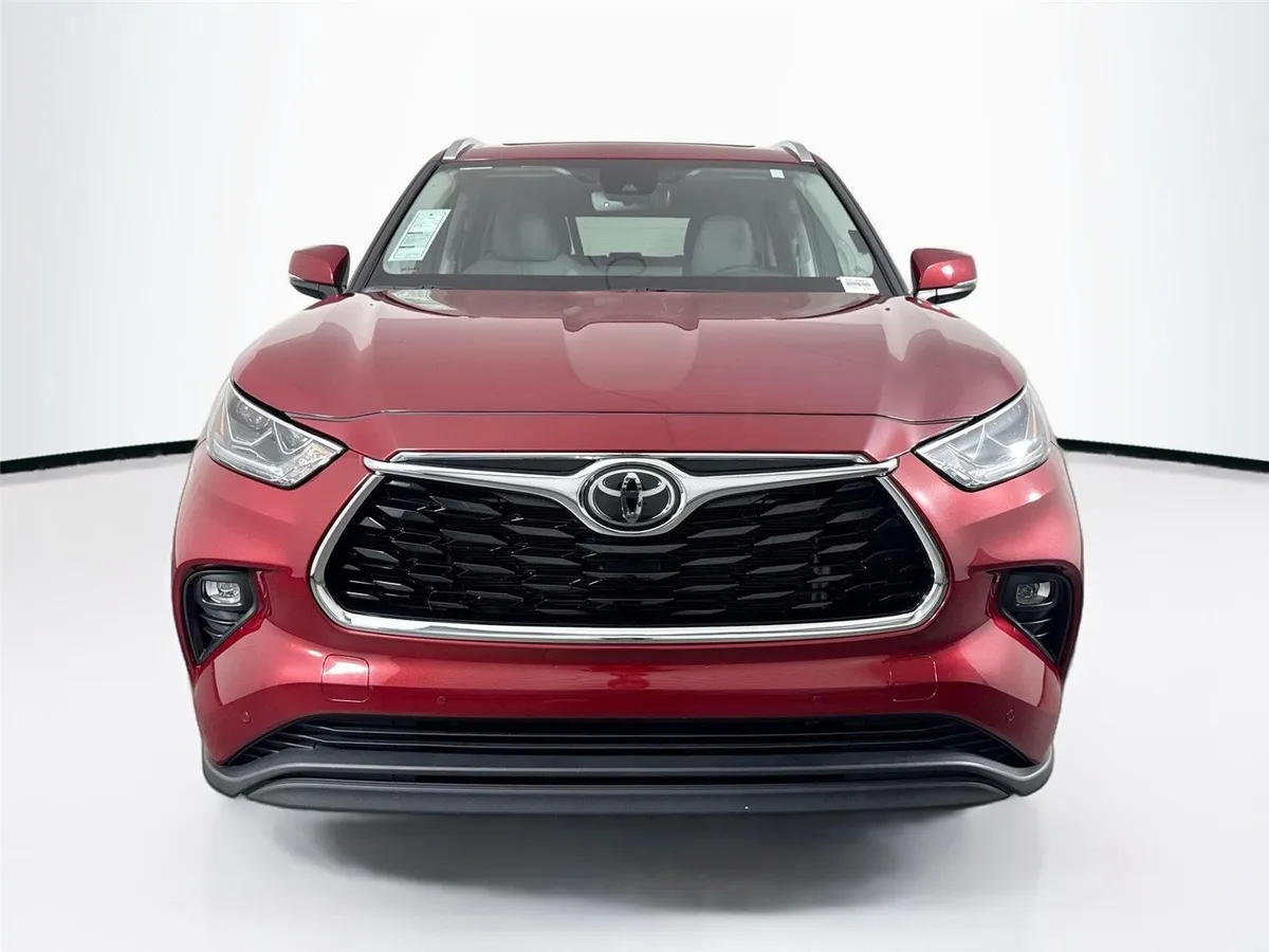 2023 Toyota Highlander Limited thumbnail 9