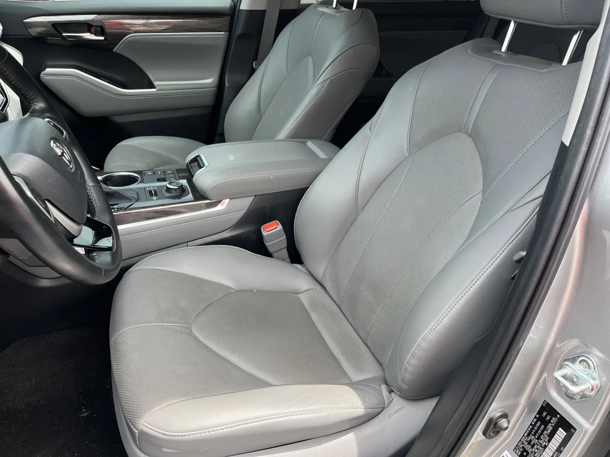 2023 Toyota Highlander Limited thumbnail 19