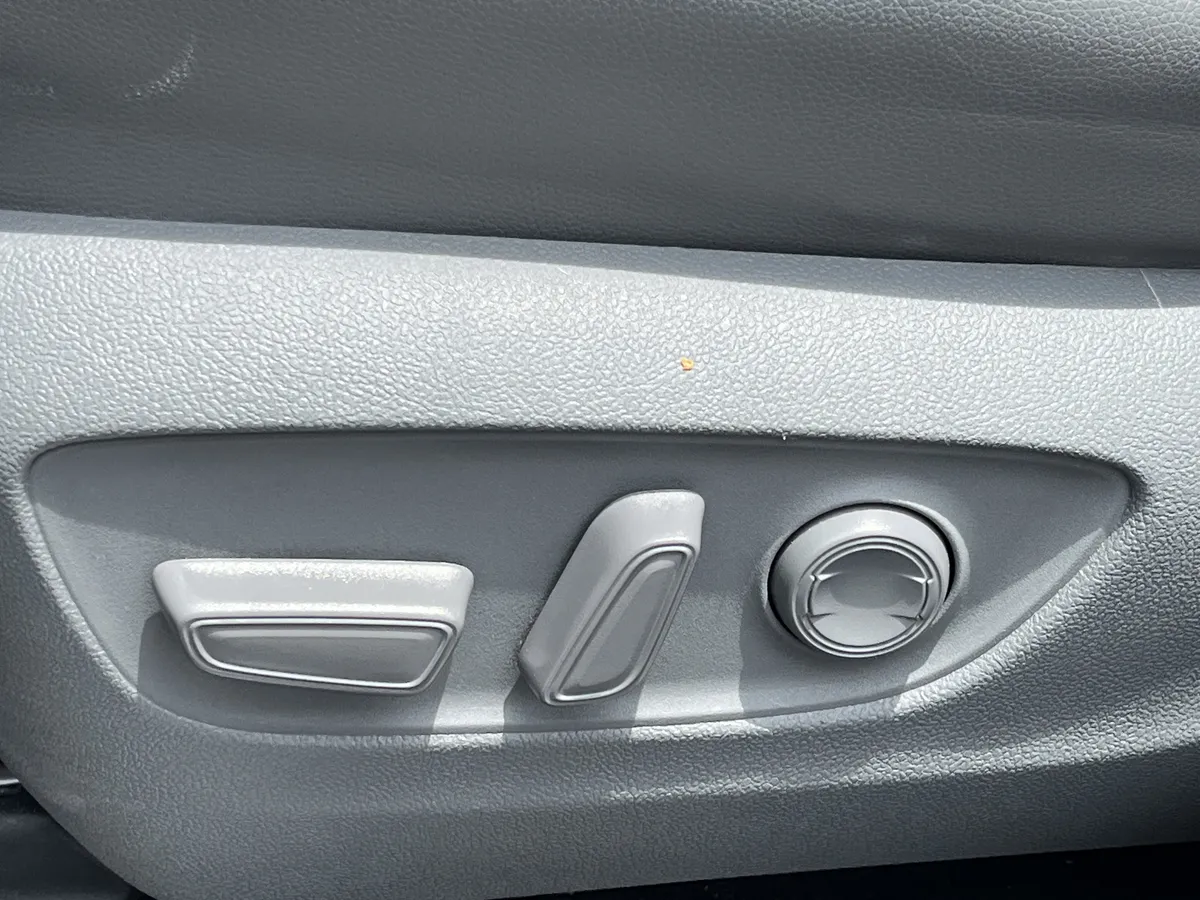 2023 Toyota Highlander Limited thumbnail 20
