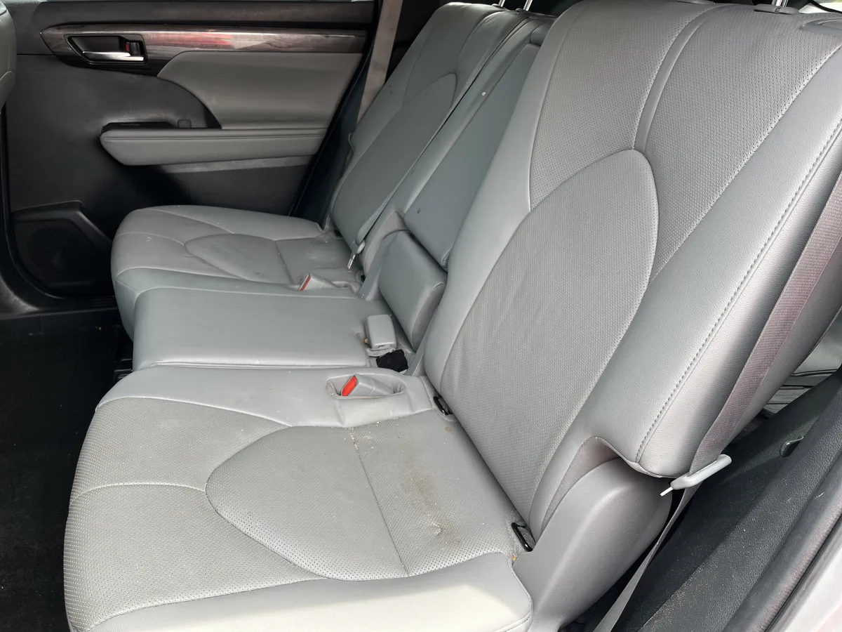 2023 Toyota Highlander Limited thumbnail 21