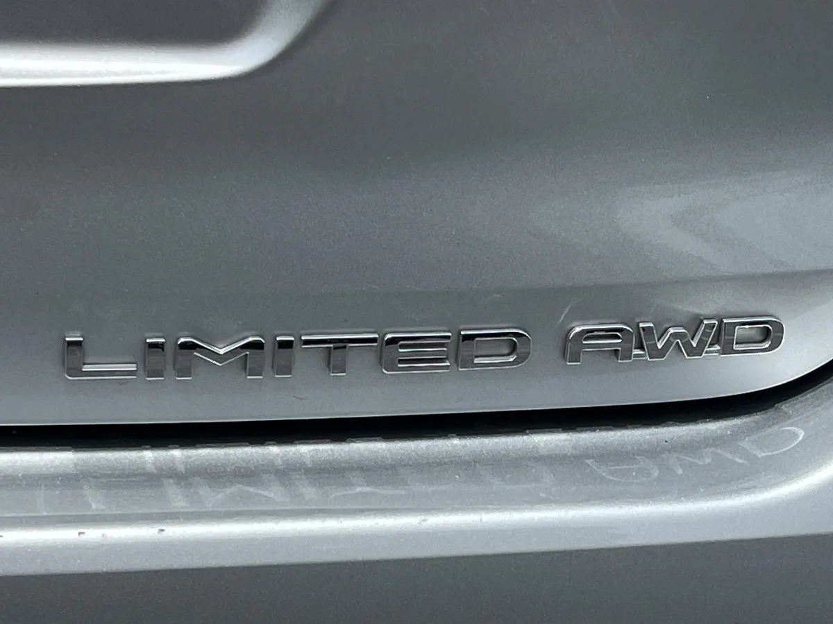 2023 Toyota Highlander Limited thumbnail 28