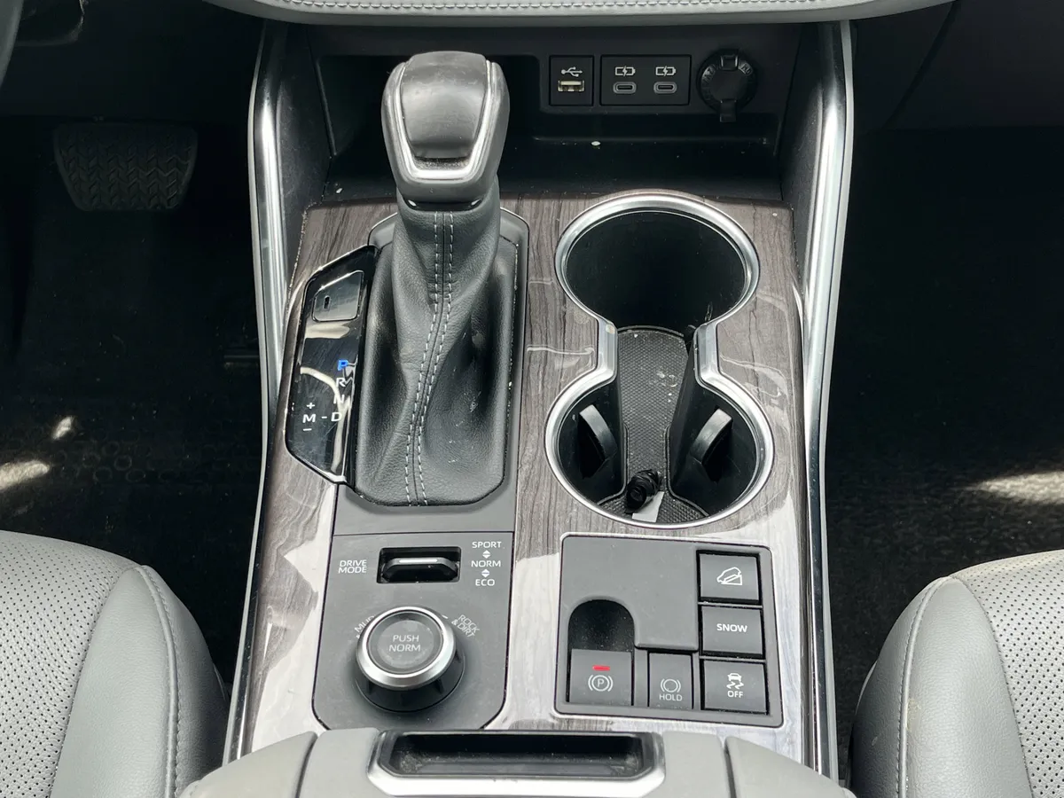 2023 Toyota Highlander Limited thumbnail 4
