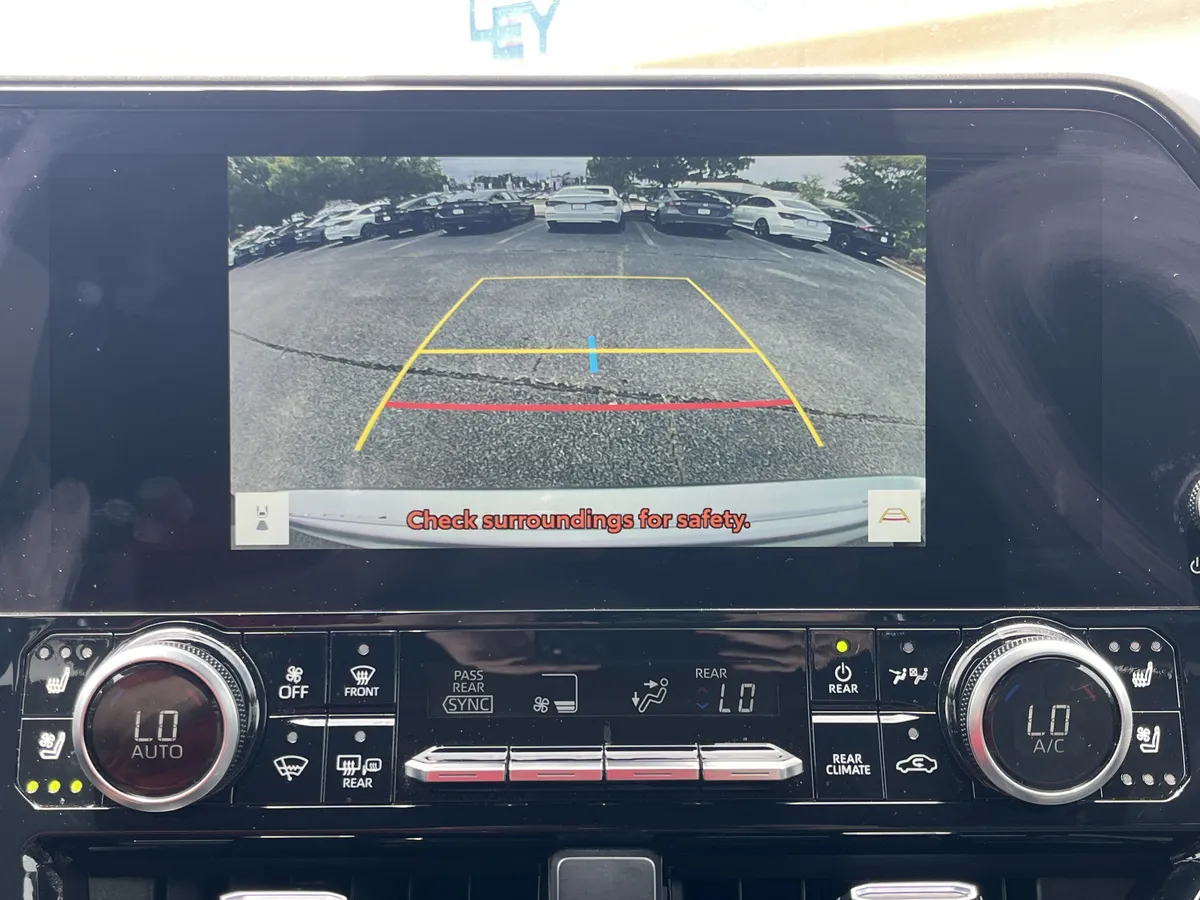 2023 Toyota Highlander Limited thumbnail 8
