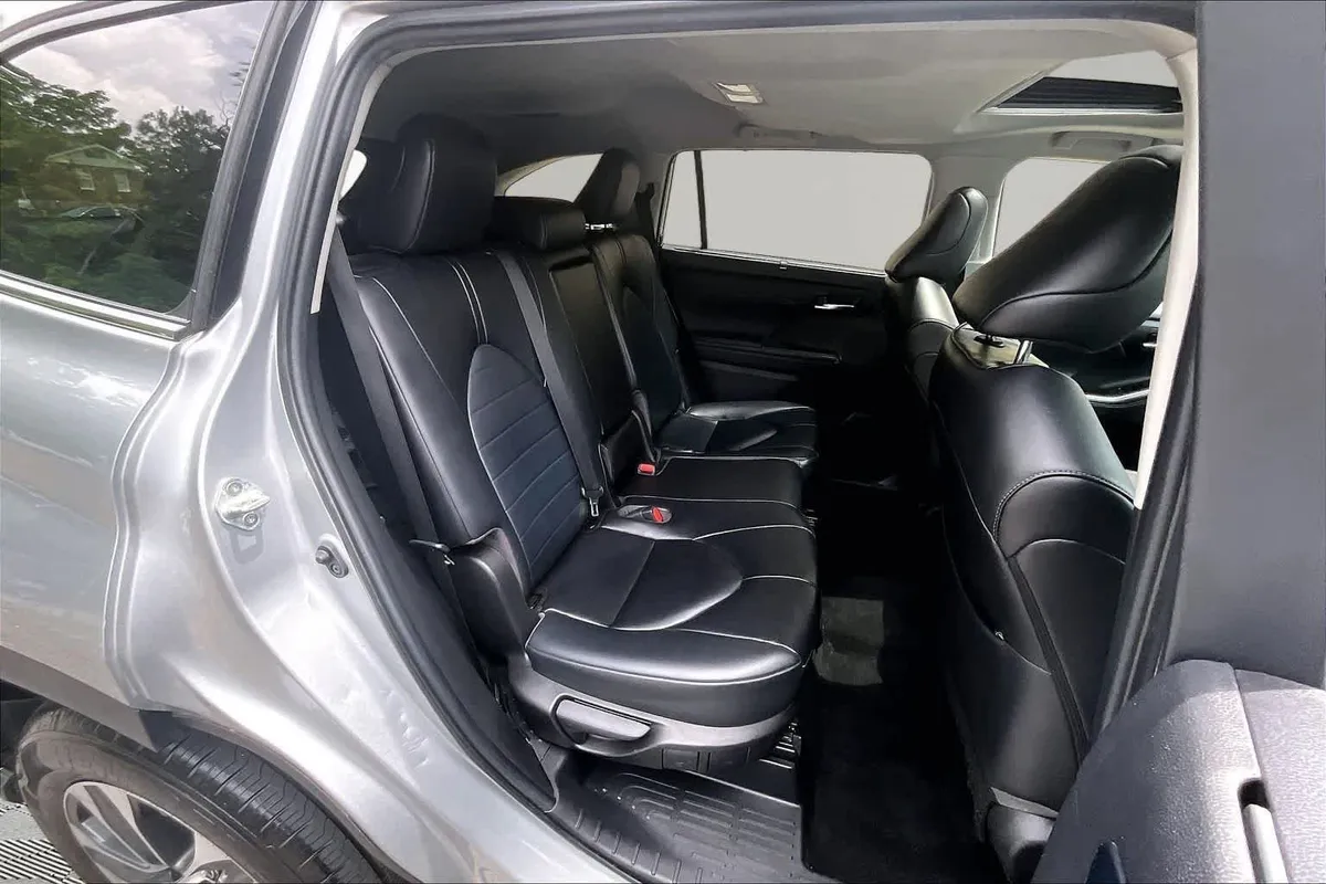 2023 Toyota Highlander XLE thumbnail 20