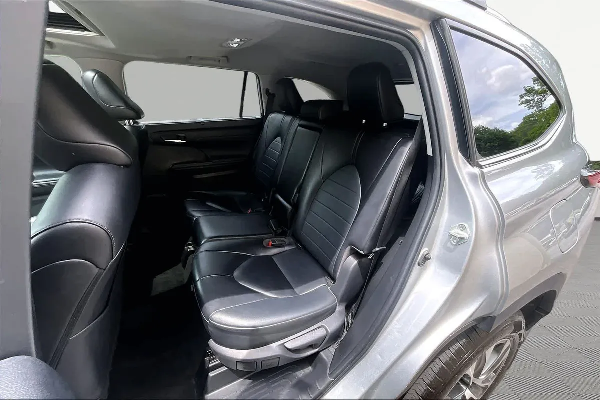 2023 Toyota Highlander XLE thumbnail 21