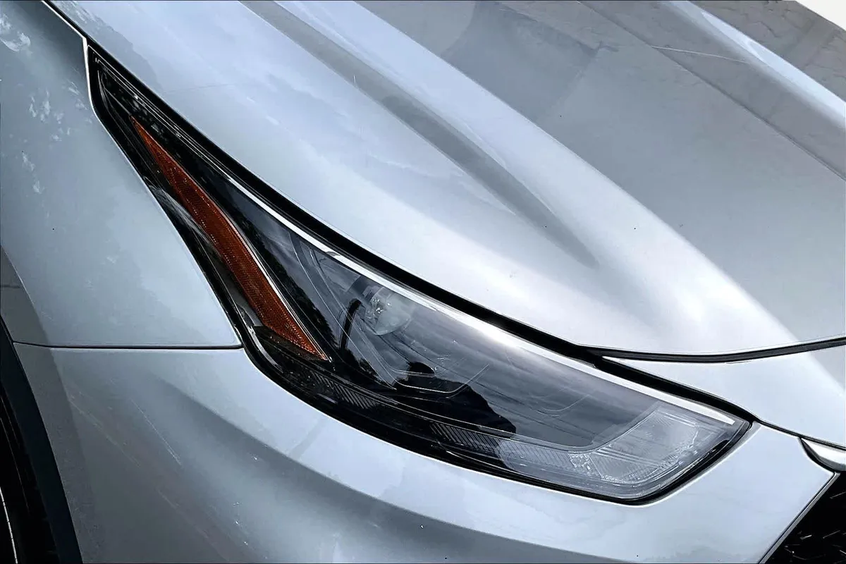 2023 Toyota Highlander XLE thumbnail 28