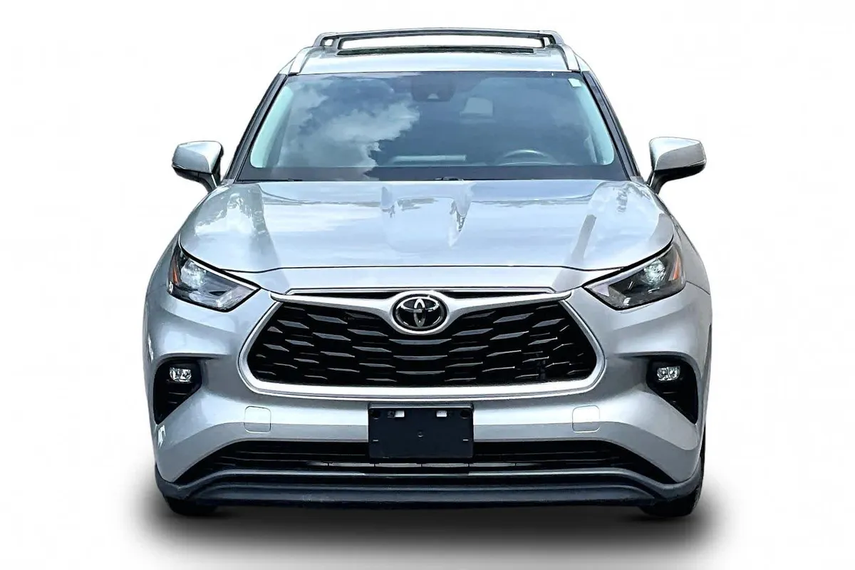 2023 Toyota Highlander XLE thumbnail 4