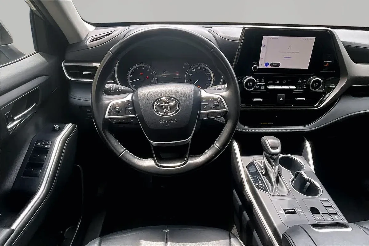 2023 Toyota Highlander XLE thumbnail 6