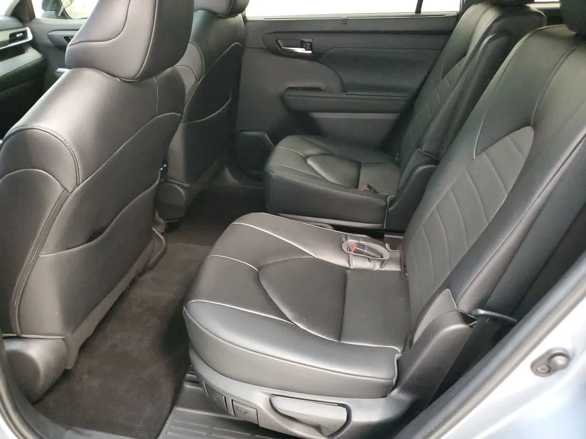 2023 Toyota Highlander XLE thumbnail 20