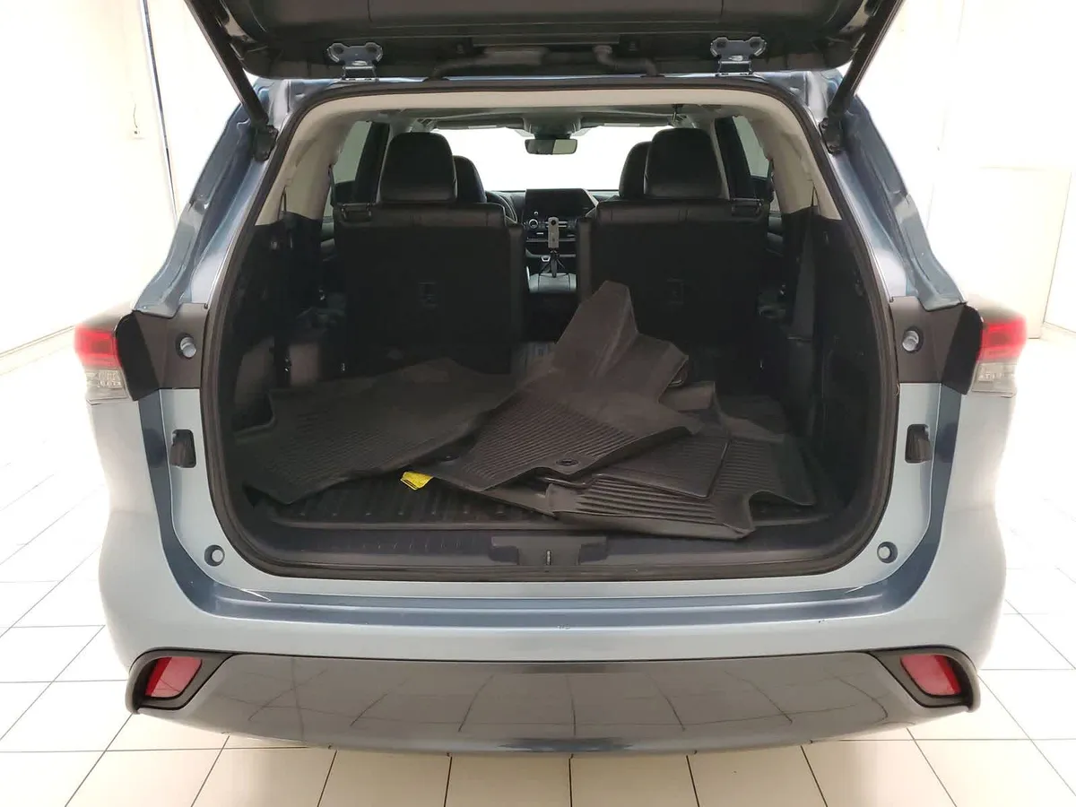 2023 Toyota Highlander XLE thumbnail 22
