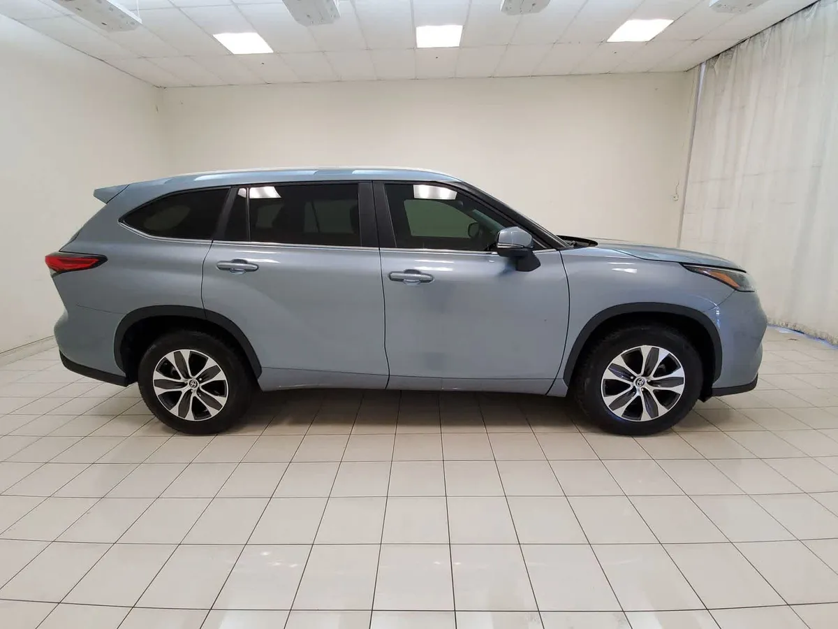 2023 Toyota Highlander XLE thumbnail 27