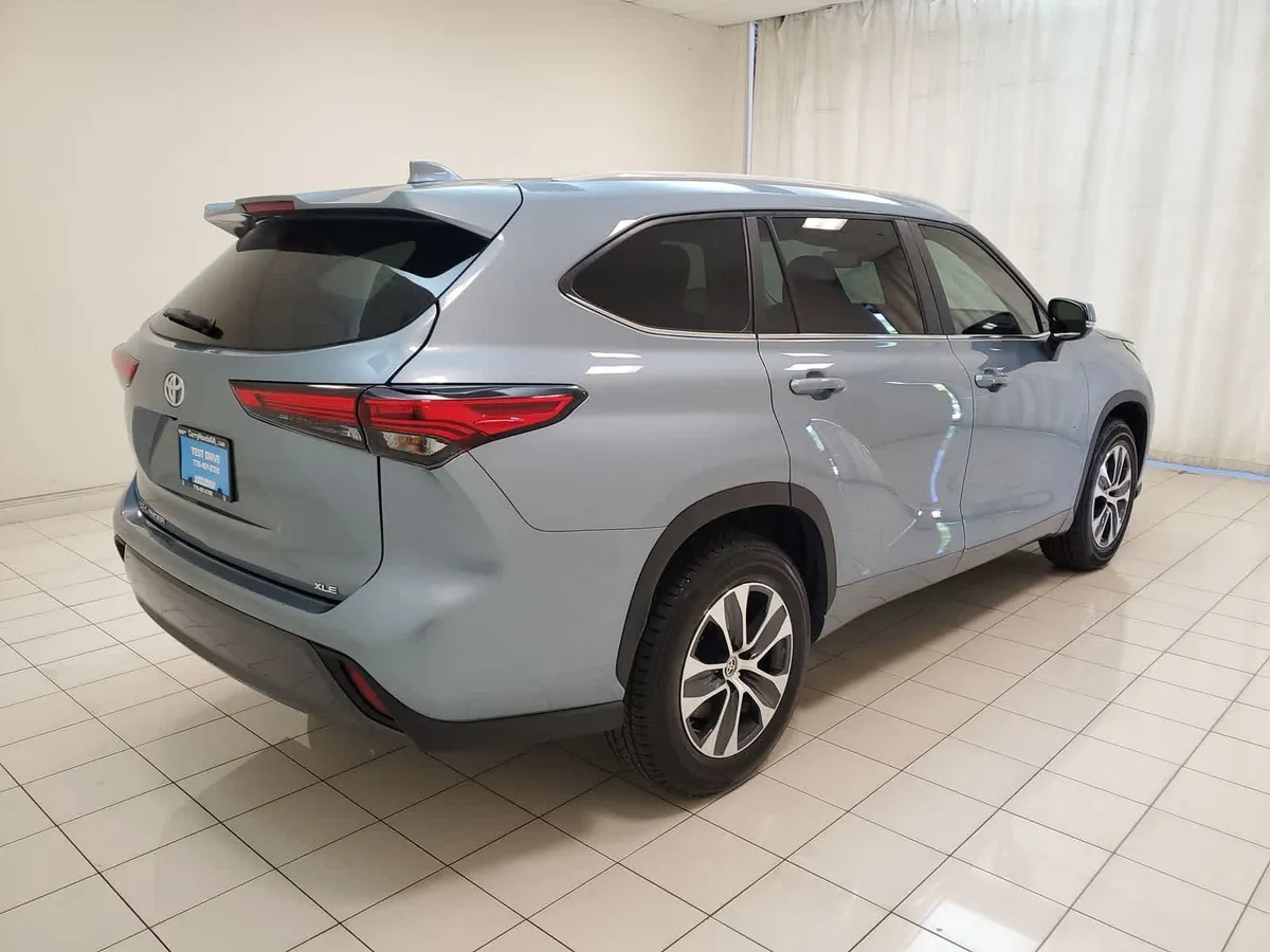 2023 Toyota Highlander XLE thumbnail 28