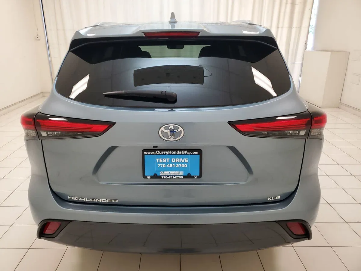 2023 Toyota Highlander XLE thumbnail 29