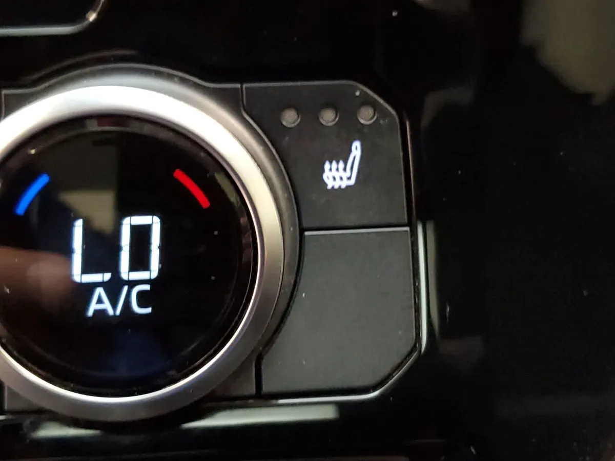 2023 Toyota Highlander XLE thumbnail 6