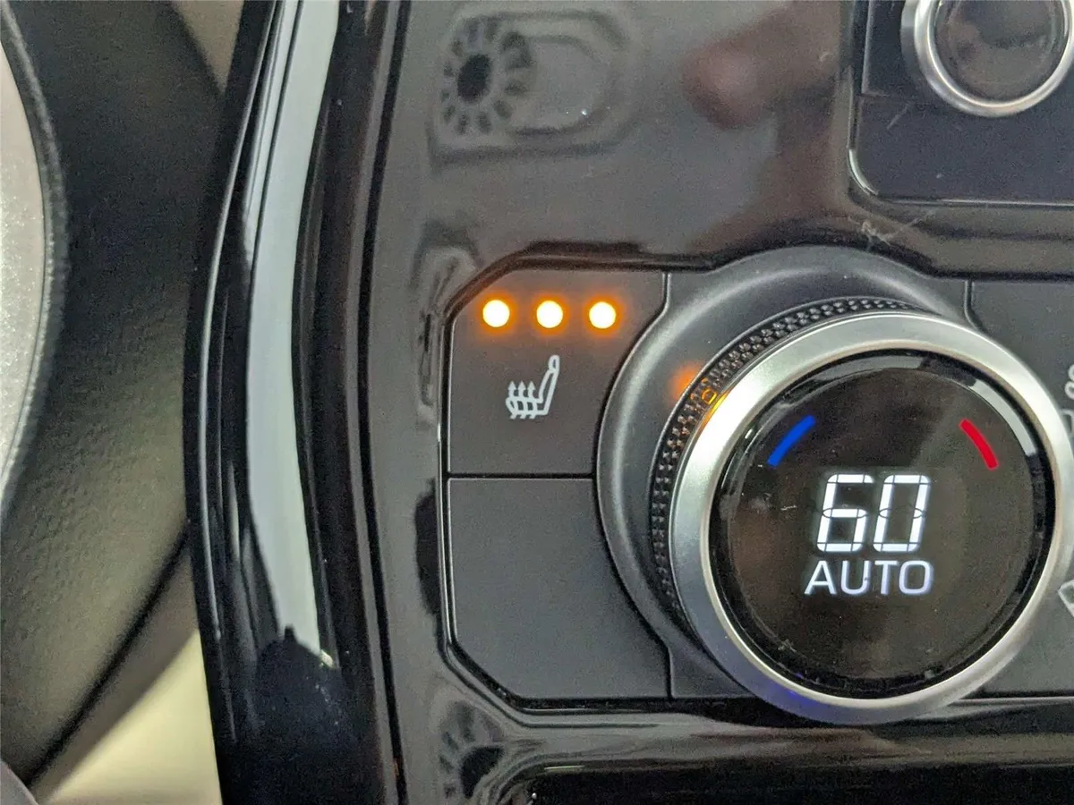 2023 Toyota Highlander XLE thumbnail 14