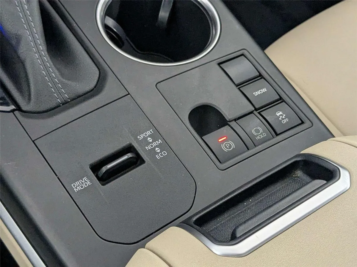 2023 Toyota Highlander XLE thumbnail 15