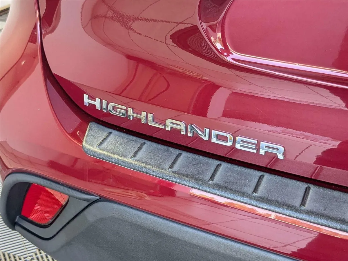 2023 Toyota Highlander XLE thumbnail 5