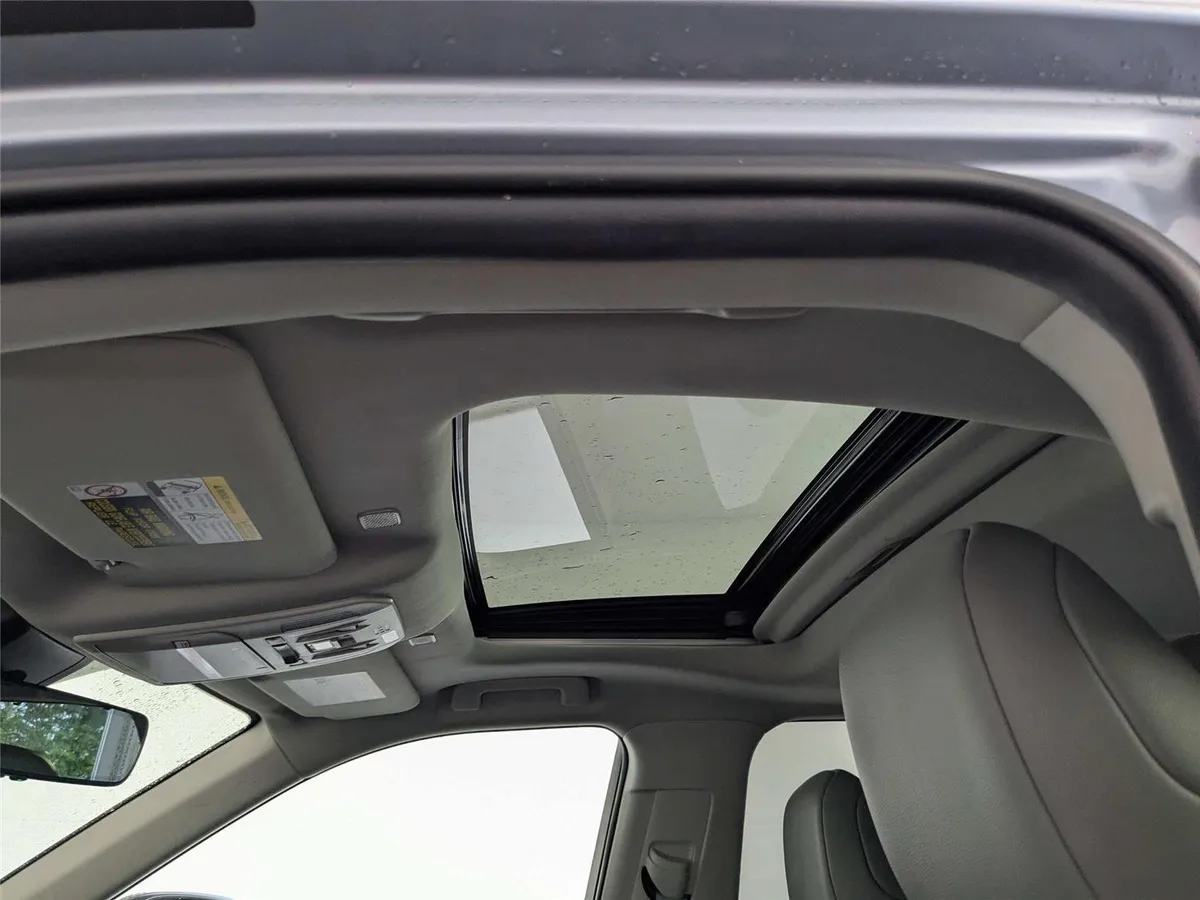 2023 Toyota Highlander XLE thumbnail 11