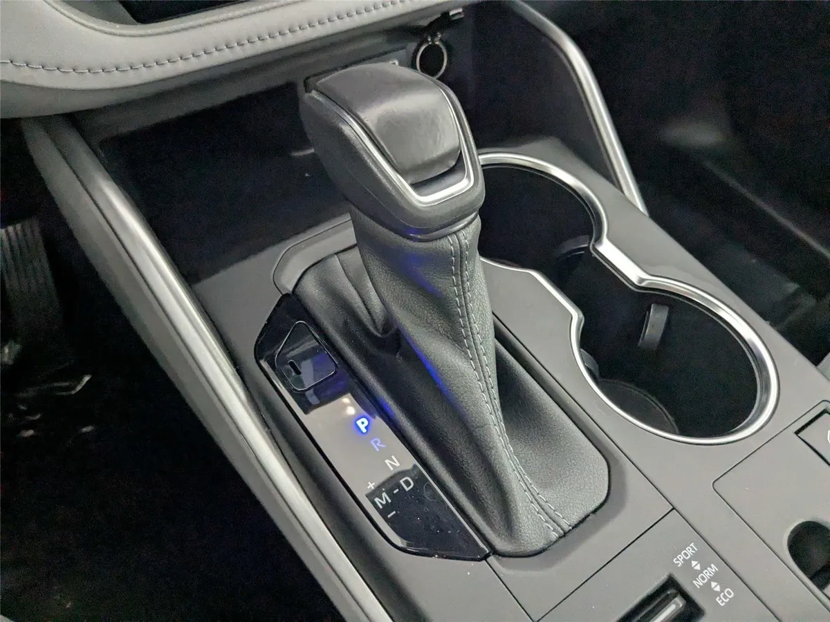 2023 Toyota Highlander XLE thumbnail 24