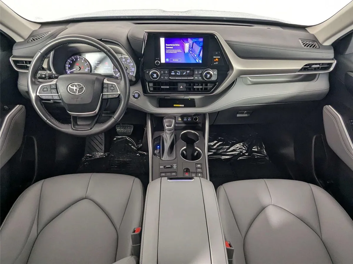 2023 Toyota Highlander XLE thumbnail 36