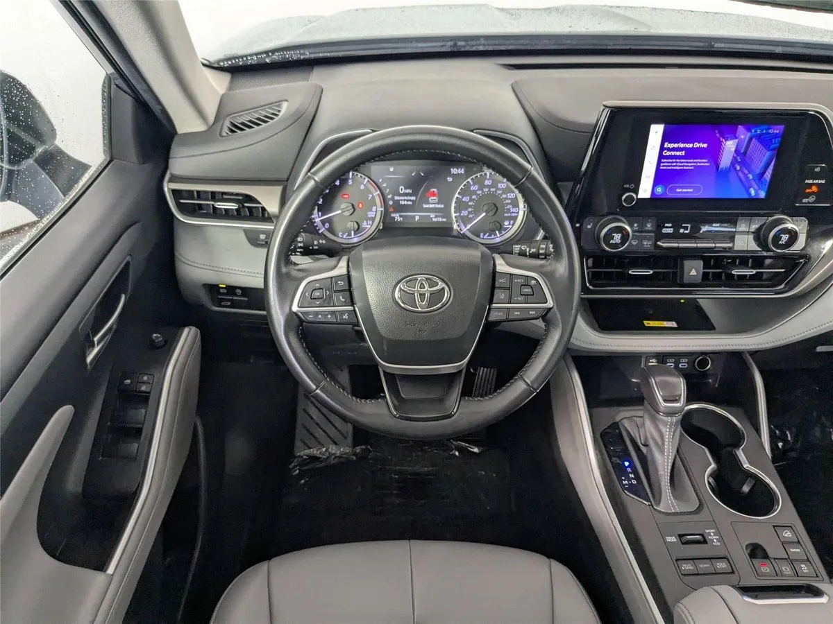 2023 Toyota Highlander XLE thumbnail 37