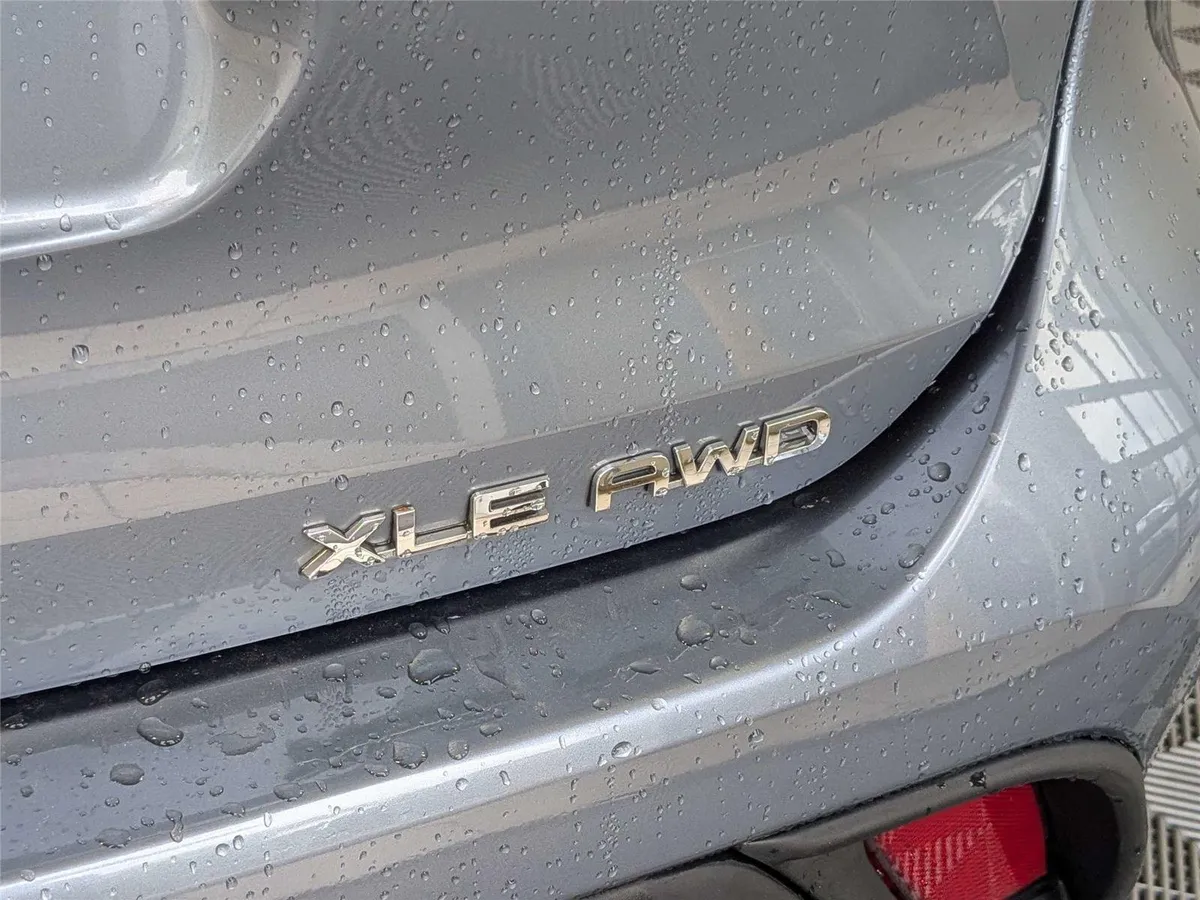 2023 Toyota Highlander XLE thumbnail 5