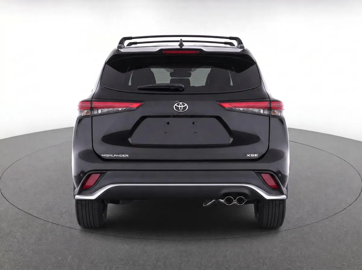 2023 Toyota Highlander XSE thumbnail 10