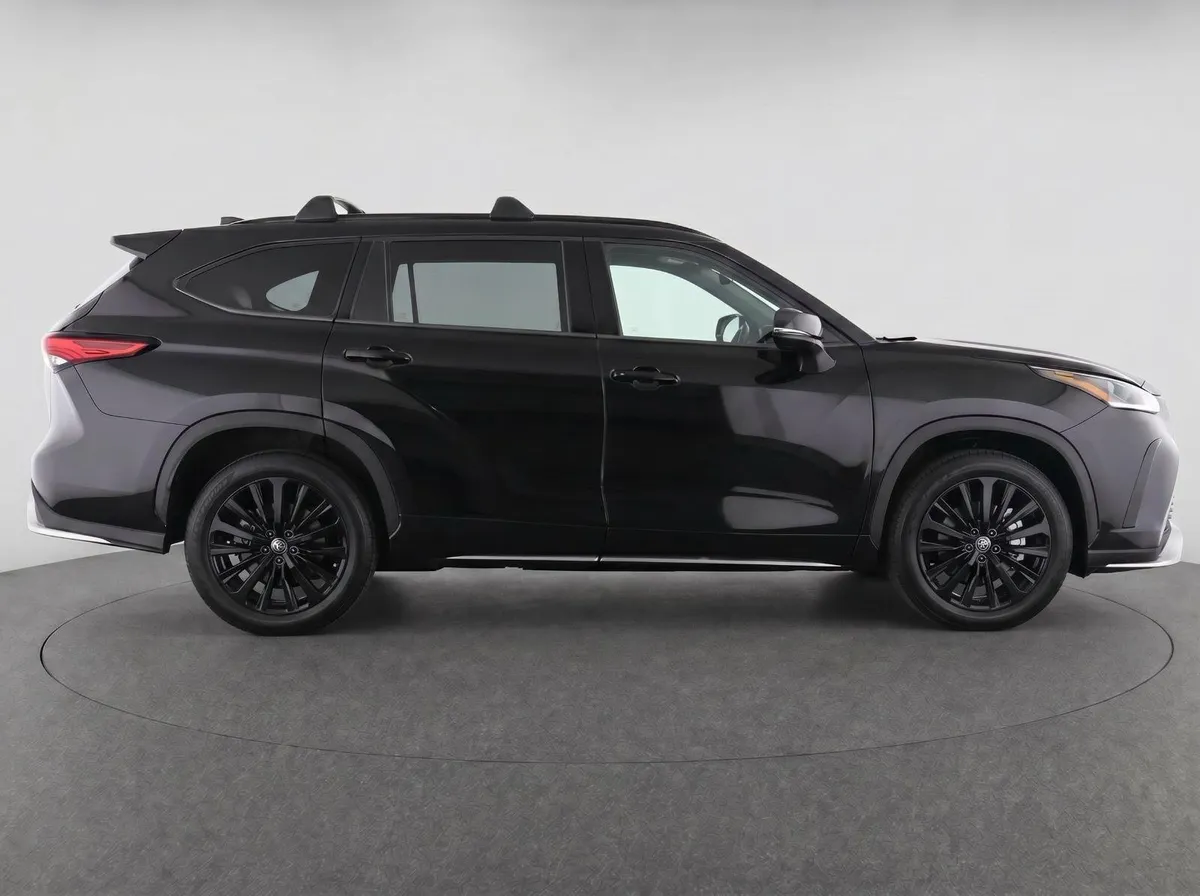 2023 Toyota Highlander XSE thumbnail 11