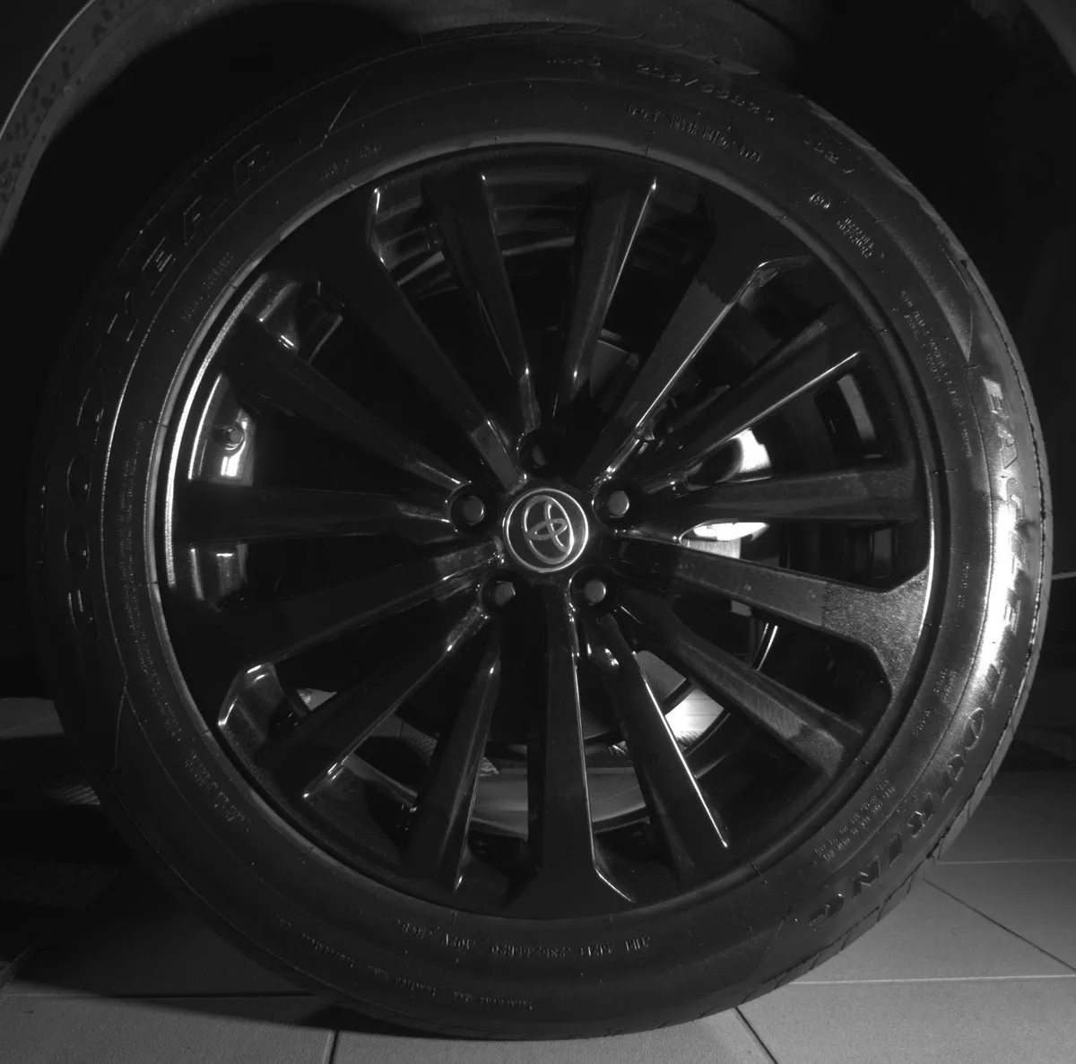 2023 Toyota Highlander XSE thumbnail 14