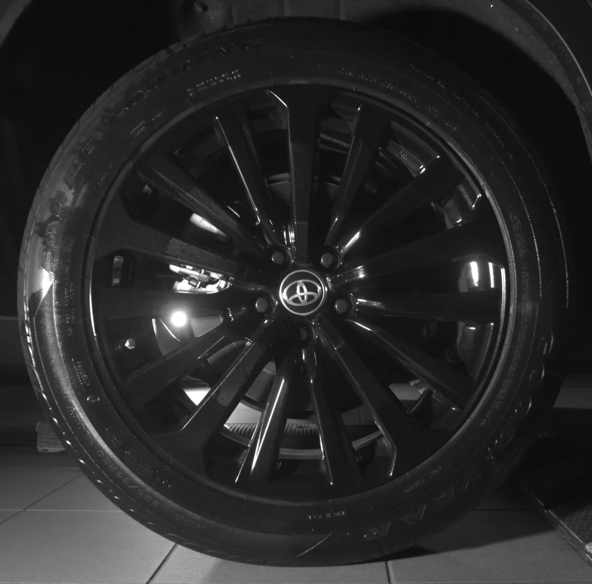 2023 Toyota Highlander XSE thumbnail 15