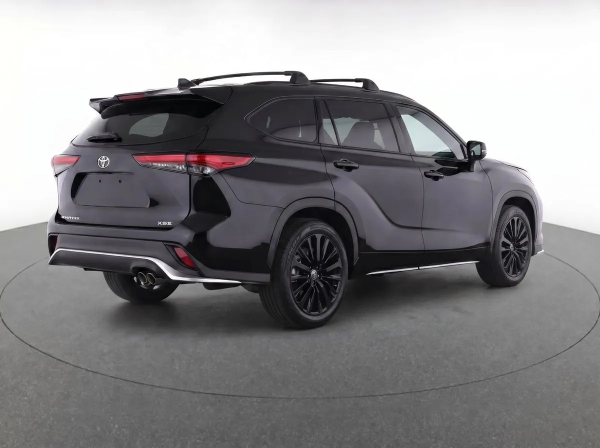 2023 Toyota Highlander XSE thumbnail 8