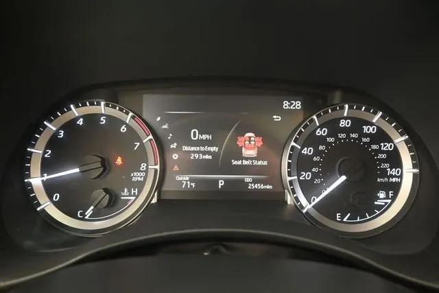 2023 Toyota Highlander XSE thumbnail 11