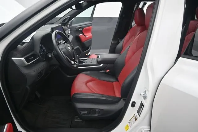 2023 Toyota Highlander XSE thumbnail 14