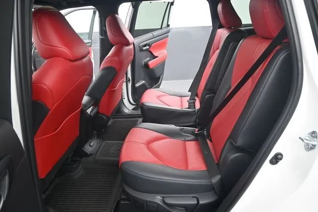 2023 Toyota Highlander XSE thumbnail 15
