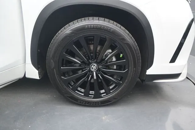 2023 Toyota Highlander XSE thumbnail 20