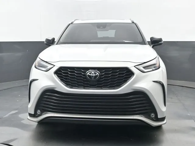 2023 Toyota Highlander XSE thumbnail 23