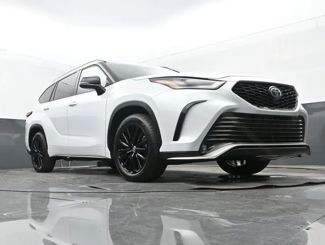 2023 Toyota Highlander XSE thumbnail 27