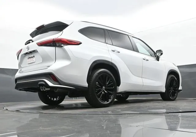 2023 Toyota Highlander XSE thumbnail 29