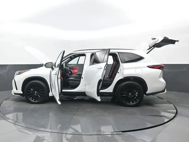 2023 Toyota Highlander XSE thumbnail 36