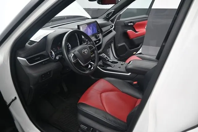 2023 Toyota Highlander XSE thumbnail 7