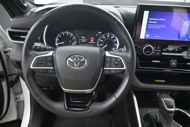 2023 Toyota Highlander XSE thumbnail 8