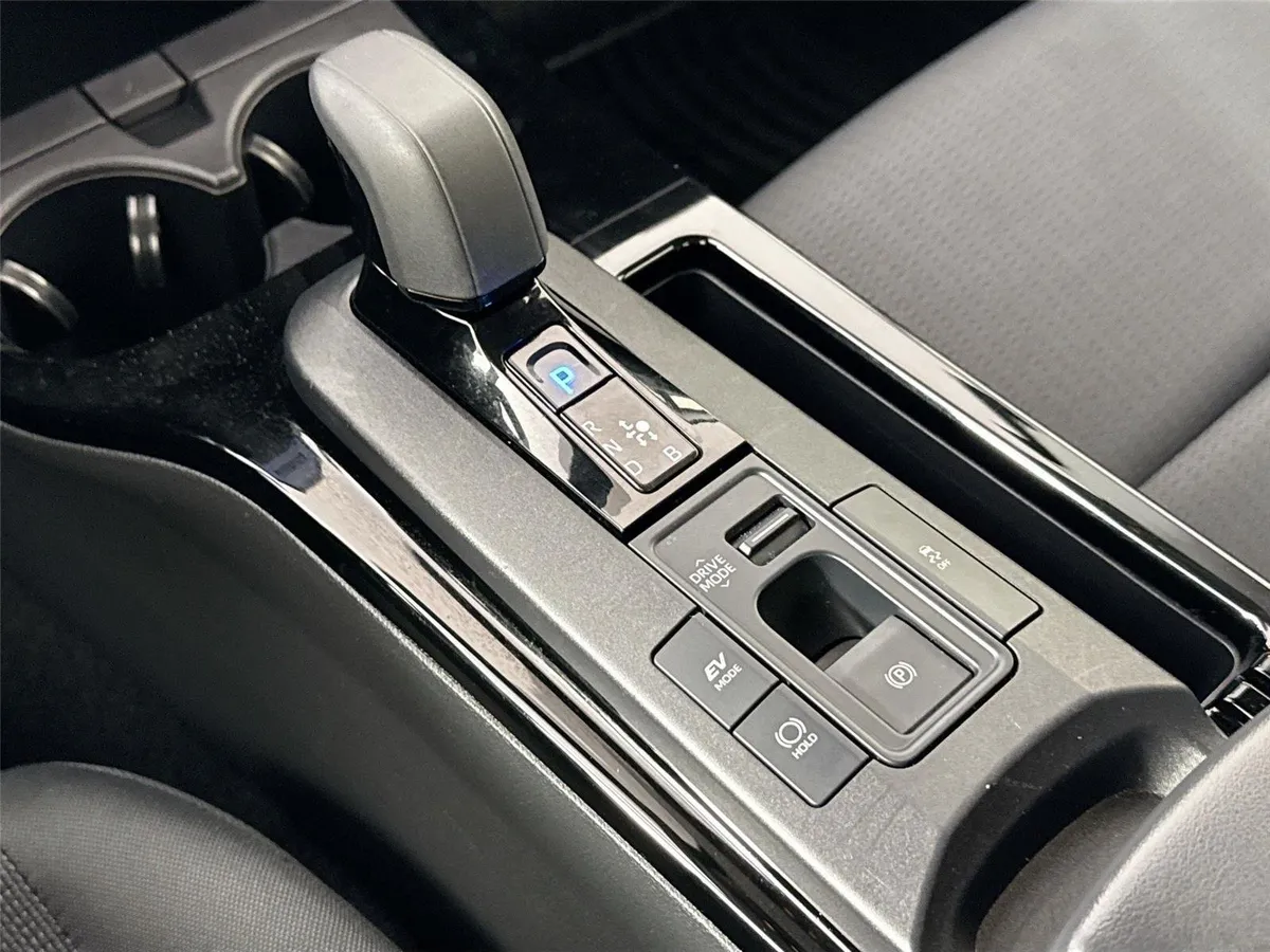 2023 Toyota Prius XLE thumbnail 25