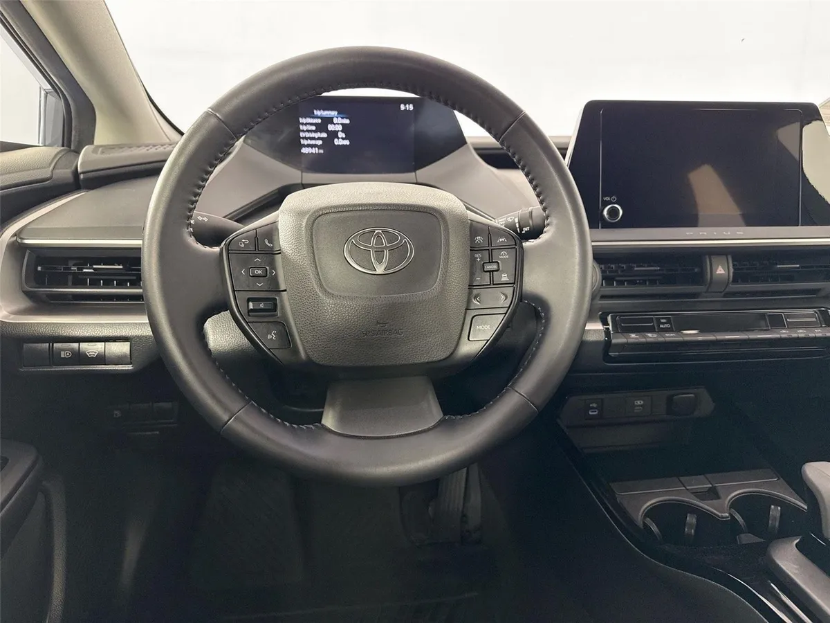 2023 Toyota Prius XLE thumbnail 29