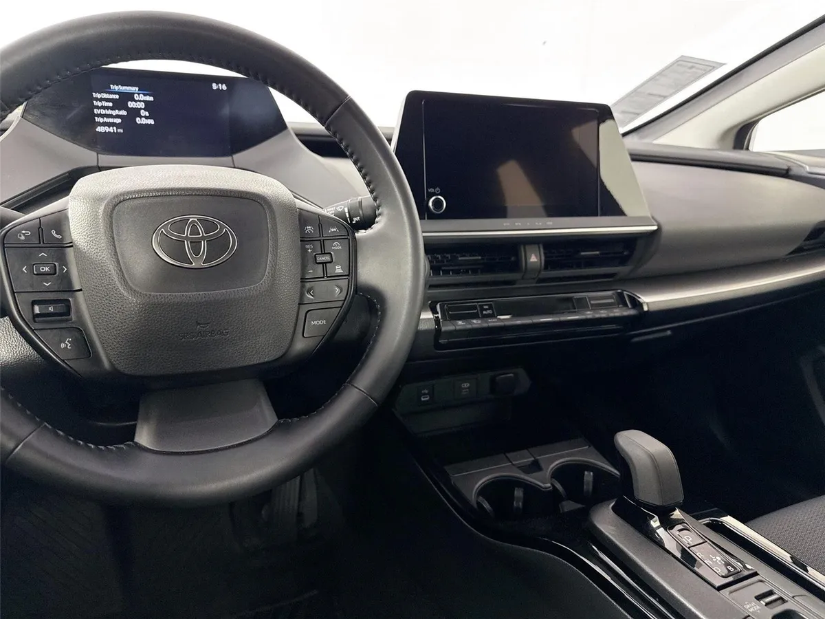 2023 Toyota Prius XLE thumbnail 30
