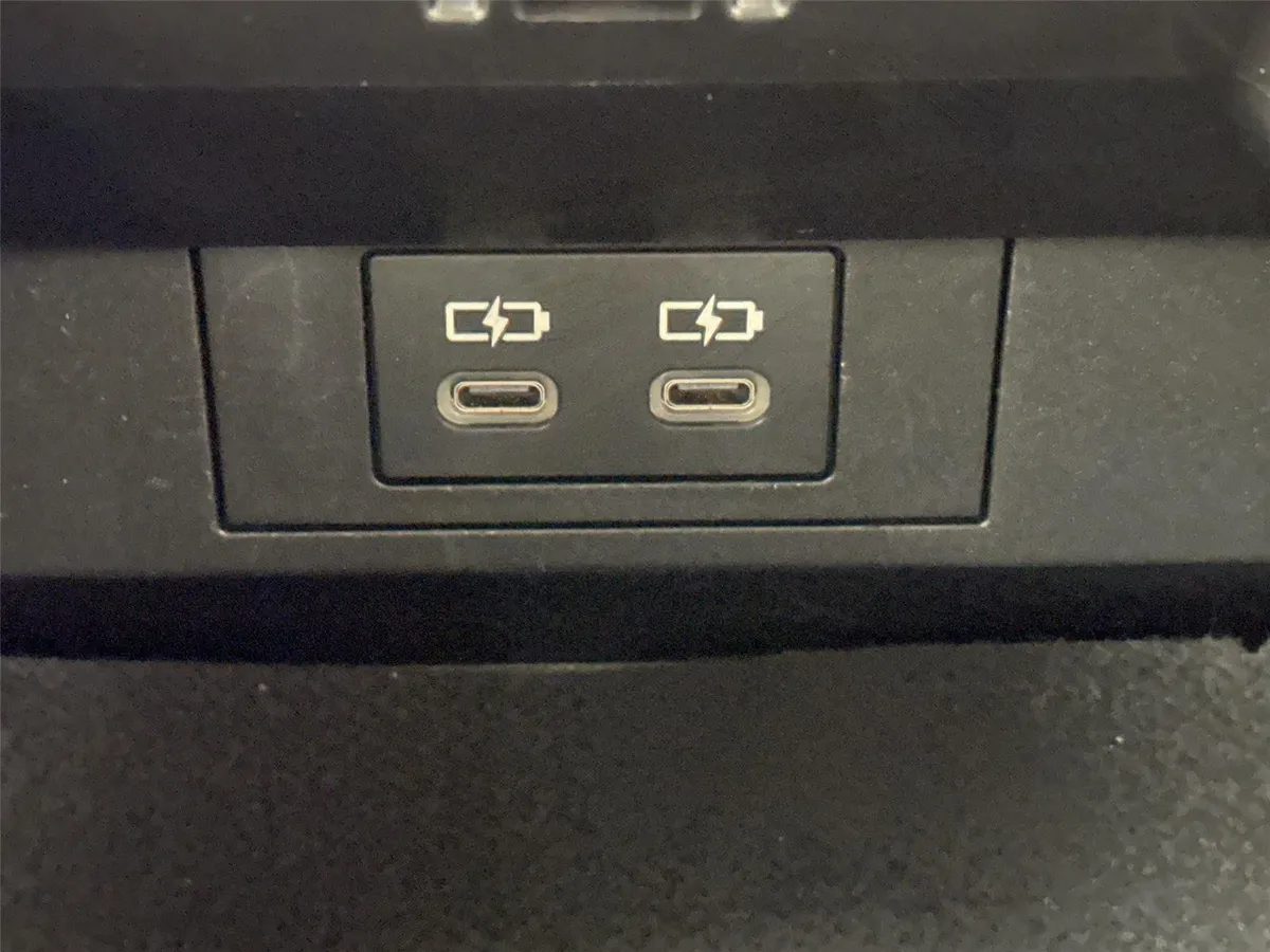 2023 Toyota Prius XLE thumbnail 32